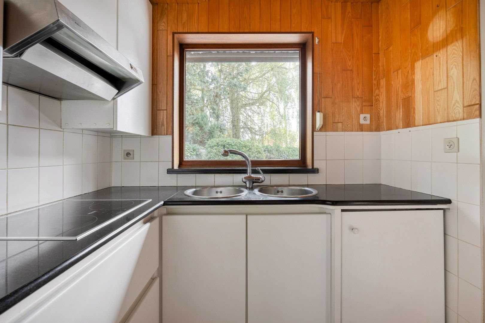 Te renoveren woning met 4 ruime slpks en praktijkruimte op 493 m² te St.-Jozef-Olen ! foto 11