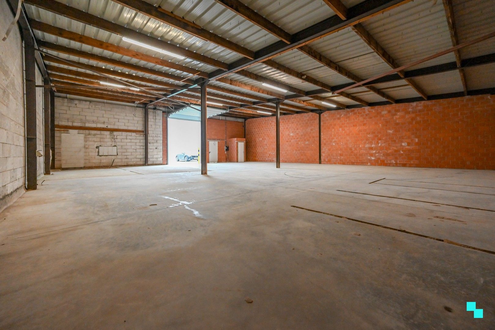 Magazijn van 270 m² op goede locatie in Ledegem foto 8