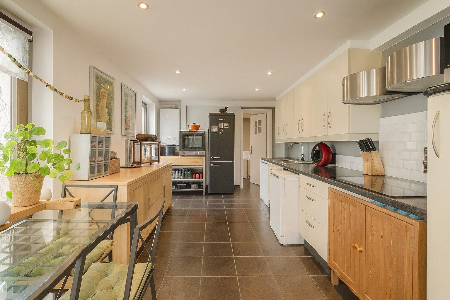 Unieke eigendom met woning, duplexappartement, magazijn en tuin op 508 m² gelegen te Burcht (Zwijndrecht)! foto 4