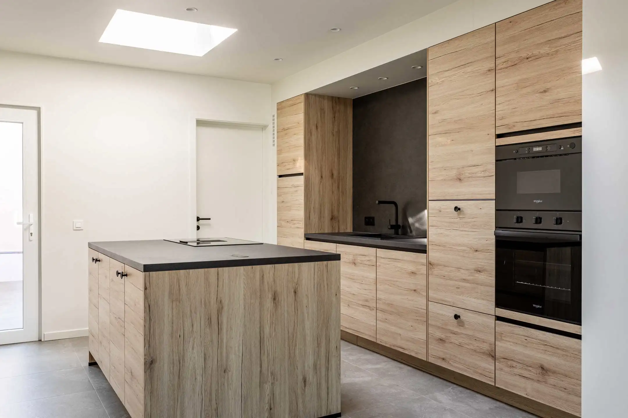 Volledige gerenoveerde, energetische woning met stadskoer! foto 10