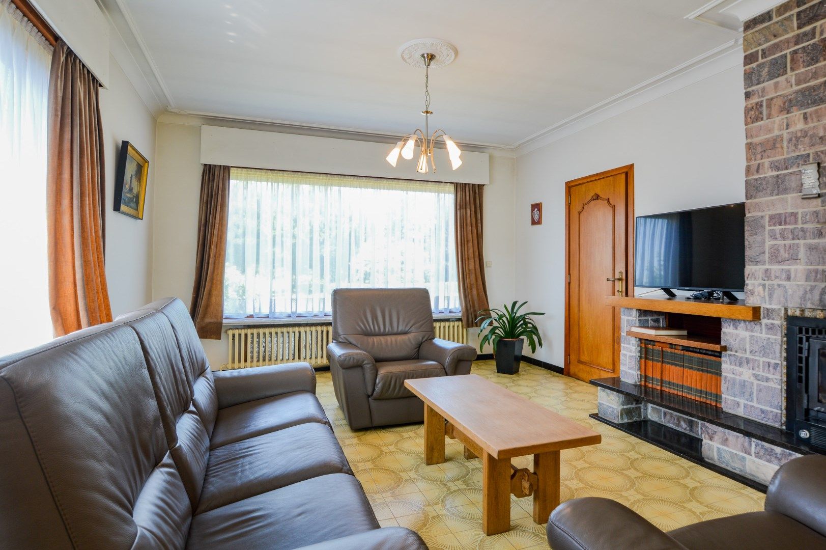 Alleenstaande woning op een perceel van 1.819 m² te Eernegem foto 4