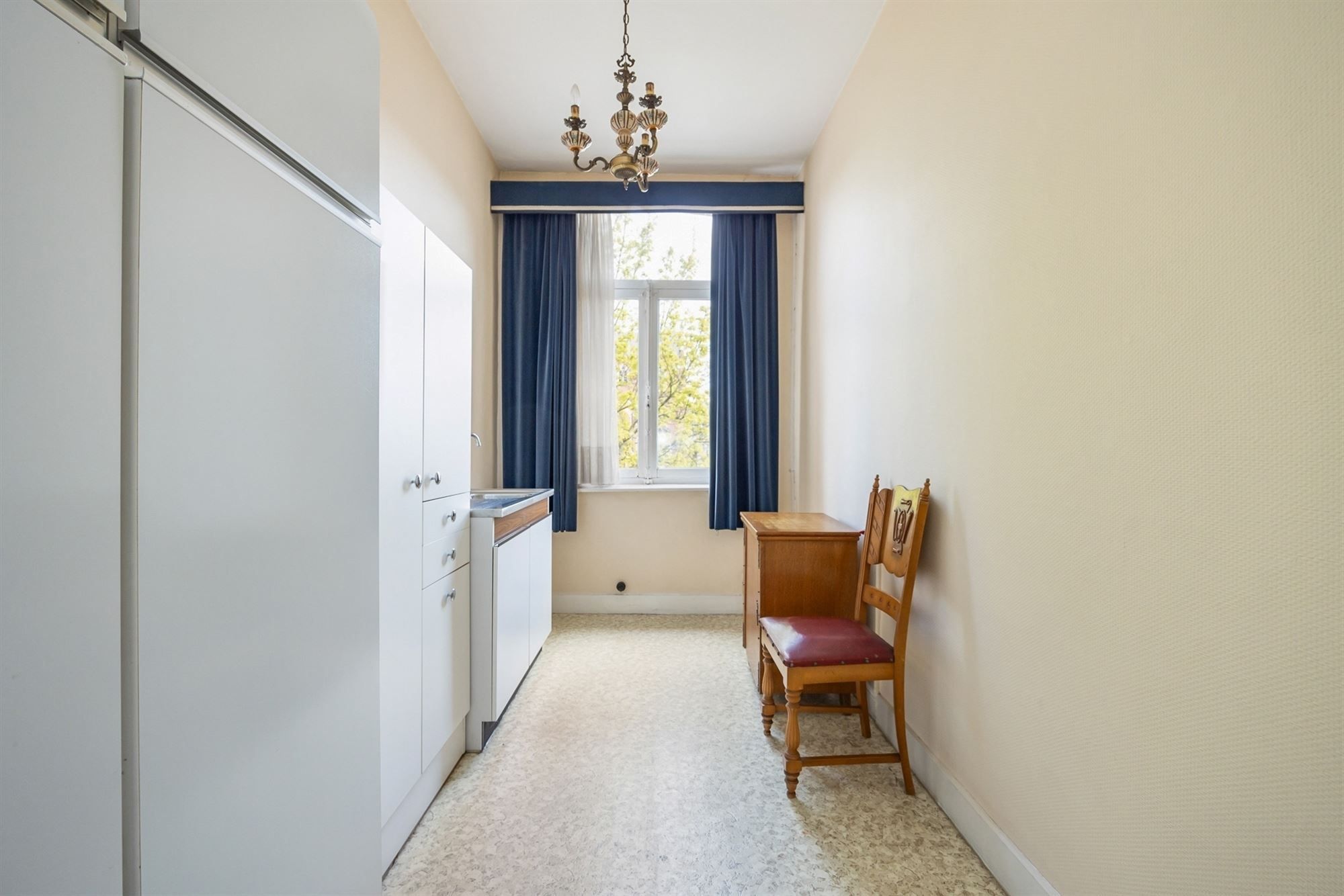 Ruime woning met 4 slpkmrs. en koer foto 23