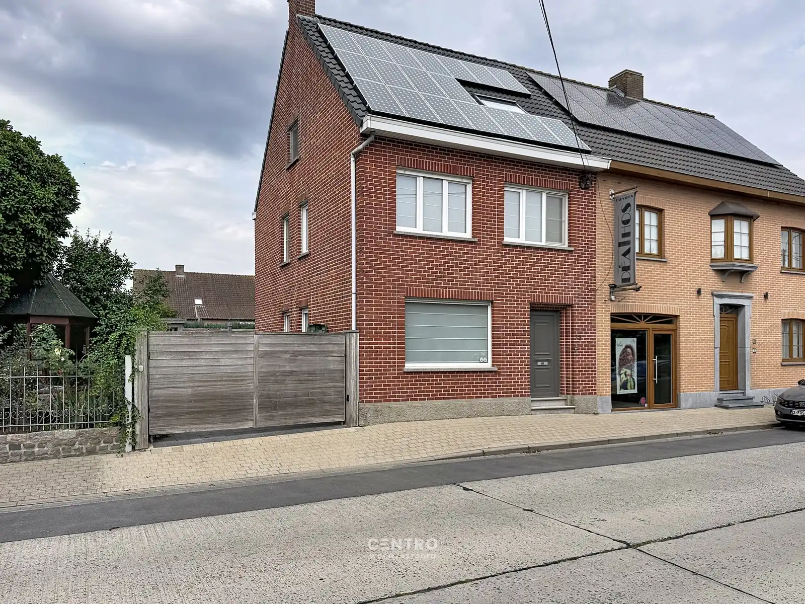 Hoofdfoto van de publicatie: INSTAPKLARE woning met 4 slpks en ZUIDger. tuin!