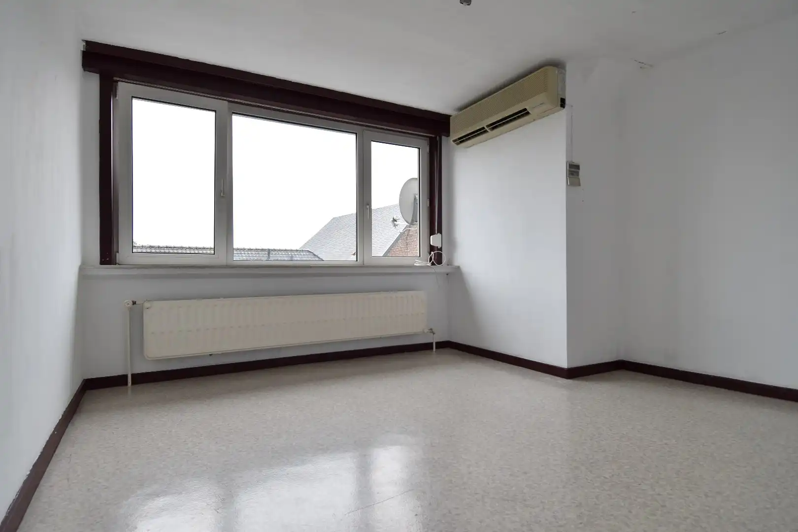 Ruim 3-slaapkamerappartement met zicht op de kerk te koop centrum Bellegem foto 9