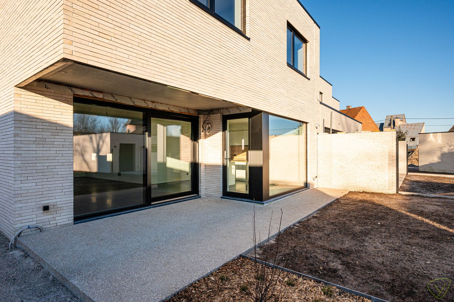 Uitzonderlijke woning te huur te Maldegem met een superieure afwerking. foto 2
