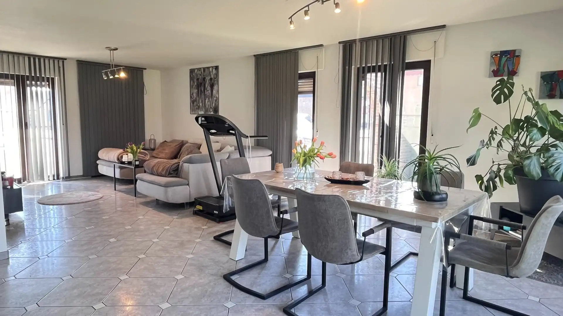 Vrijstaande woning met 4 slaapkamers en inpandige garage. foto 13