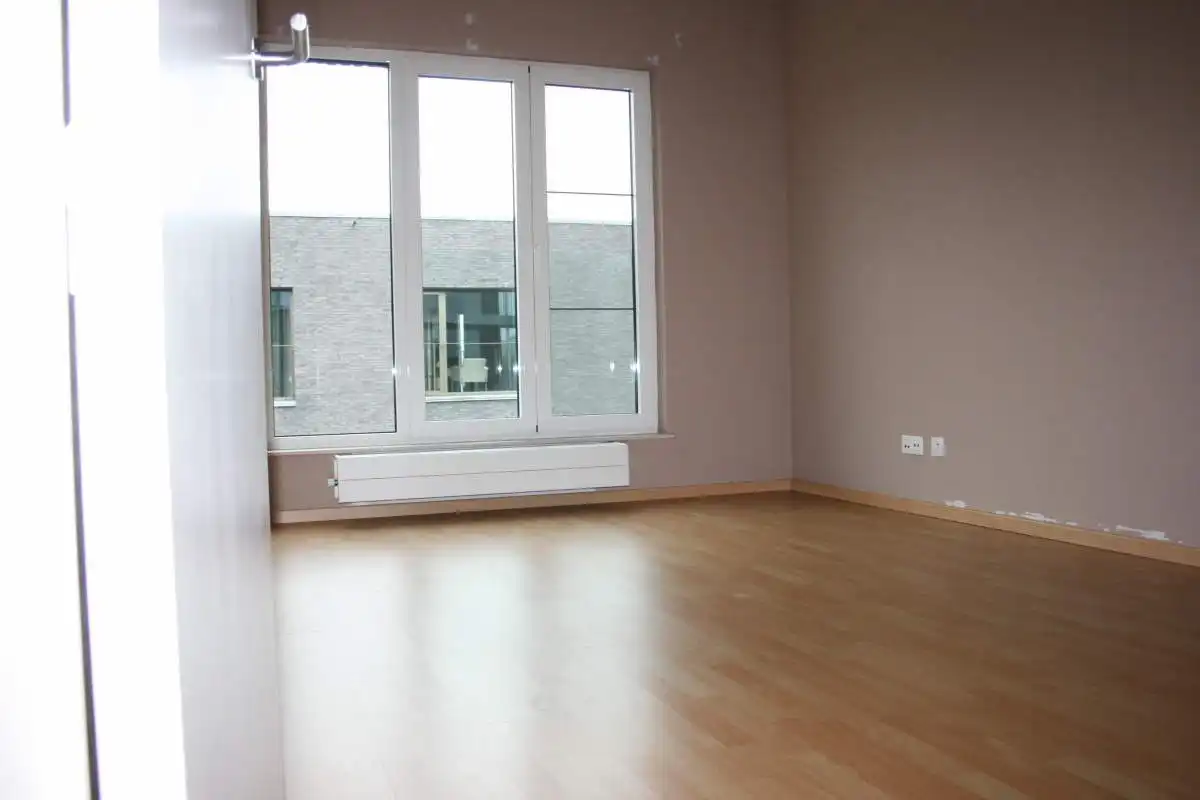 Appartement met terras, lift en garage in het centrum van Lommel. foto 3