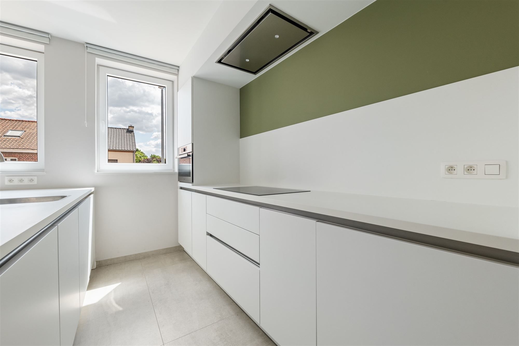 KNAP APPARTEMENT MET 3 SLKS EN STAANPLAATS IN LANDEN  foto 17