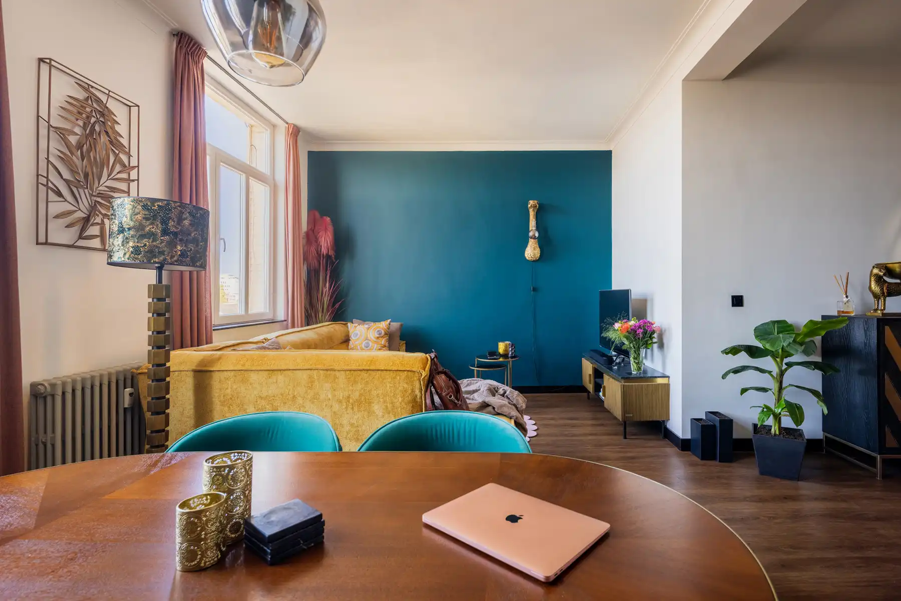 Stijlvol wonen of investeren met uitzicht, hartje Antwerpen foto {{pictureIndex}}