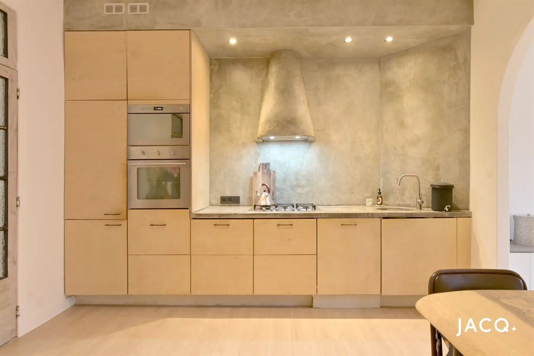 Modern gerenoveerd appartement met een authentieke toets foto 7