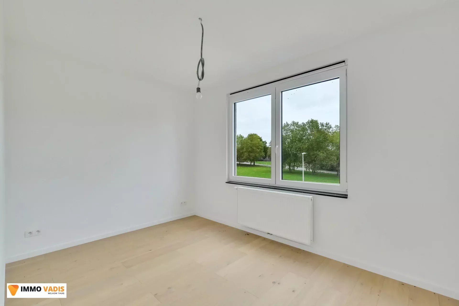 Moderne, energiezuinige woning in groene omgeving foto 14