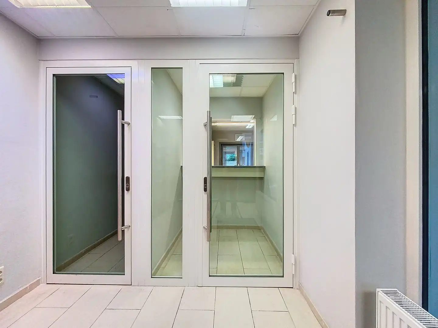 Multifunctioneel handelspand in het centrum van Oostduinkerke-Dorp. foto 3