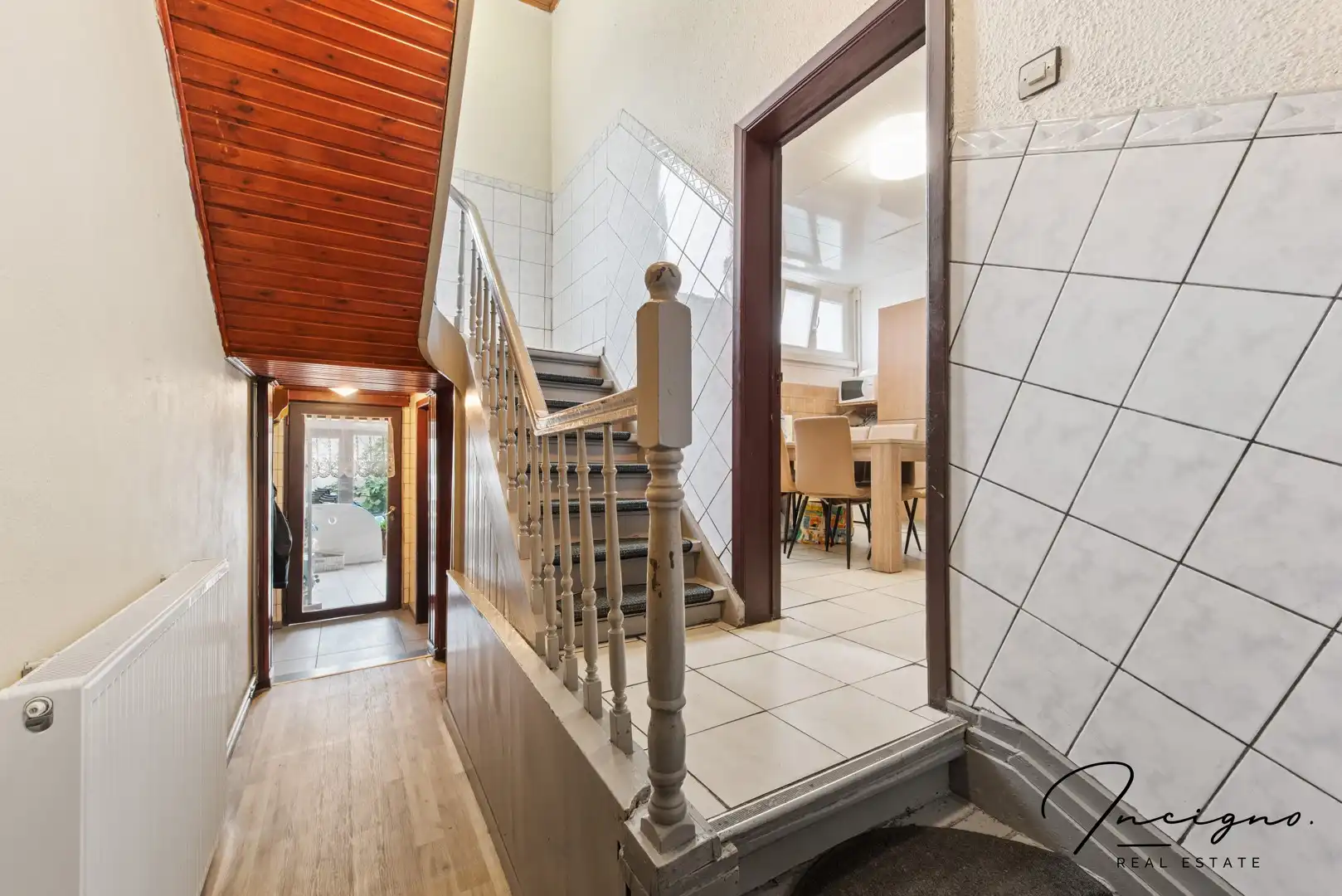 Op te frissen rijwoning met 4 slaapkamers & stadskoer foto 6