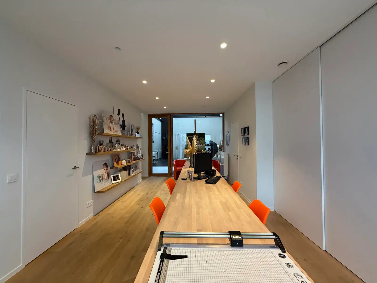 Perfect afgewerkt industriepand met kantoor en loods foto 5