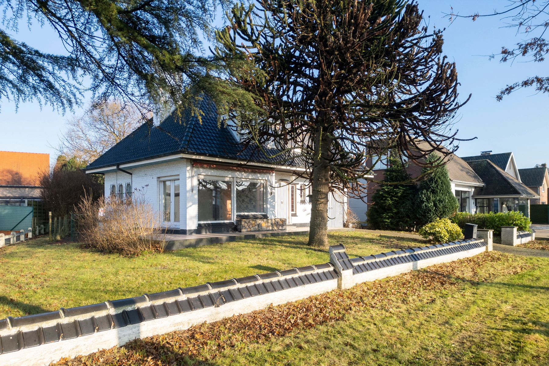 Charmante, te renoveren villa met 4 slaapkamers in Eeklo foto 2