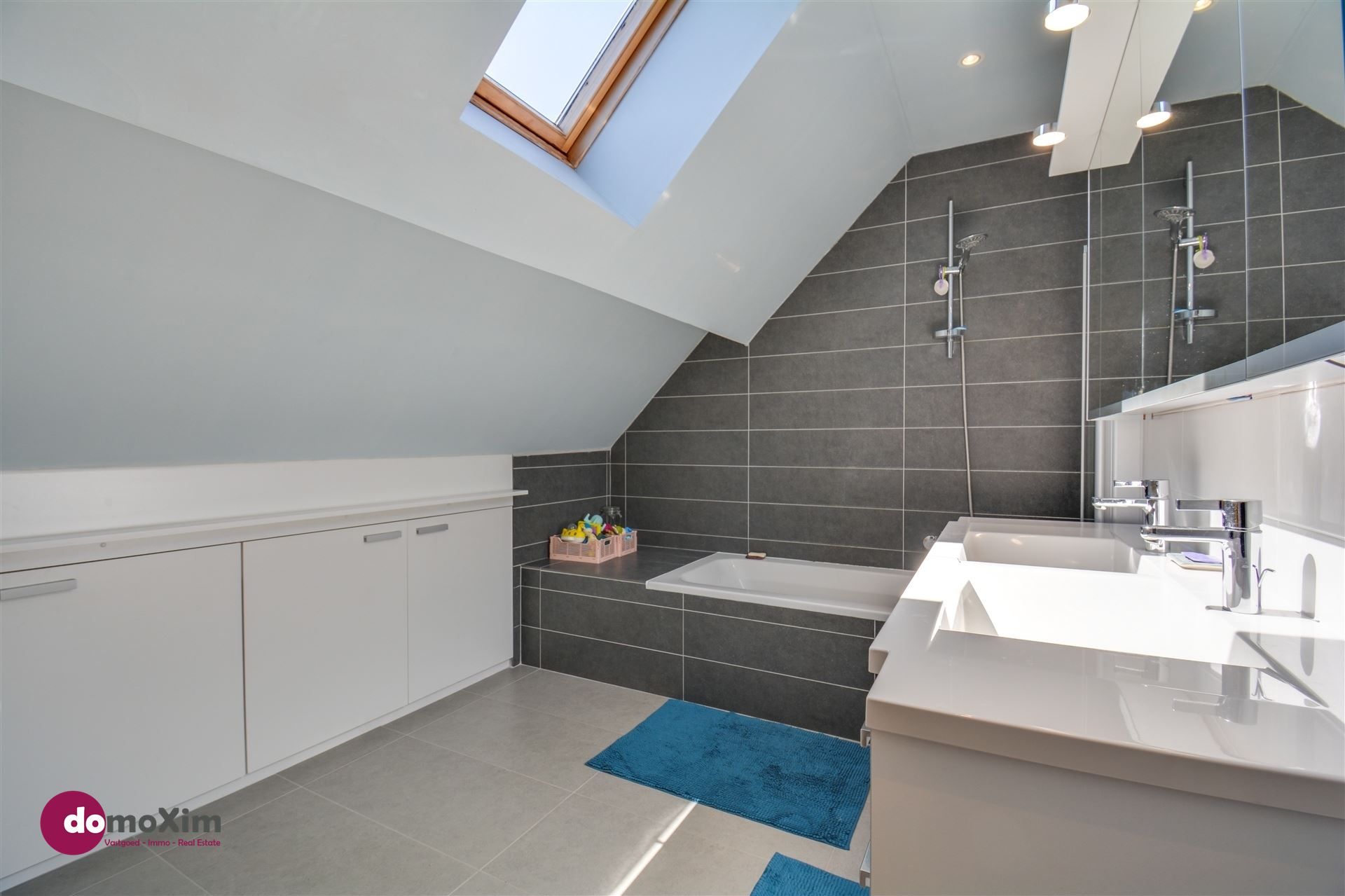 Knappe gerenoveerde woning met 3 slaapkamers in een rustige woonwijk te Hever foto 24