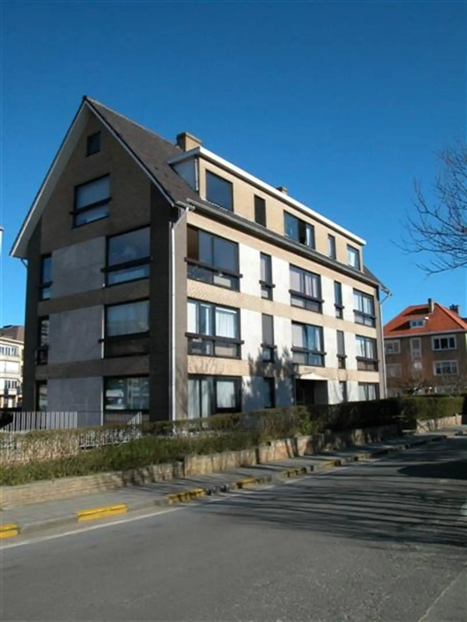 Jaarbasis - 2-kamer appartement inclusief garage foto {{pictureIndex}}