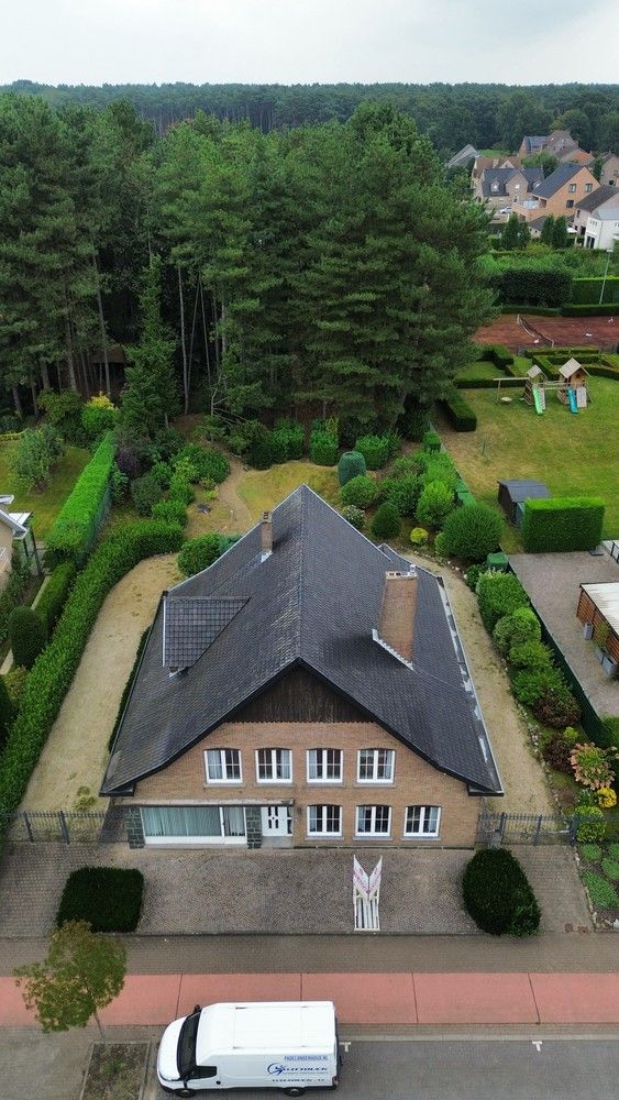 Te koop: Grote woning met unieke tuin foto 2