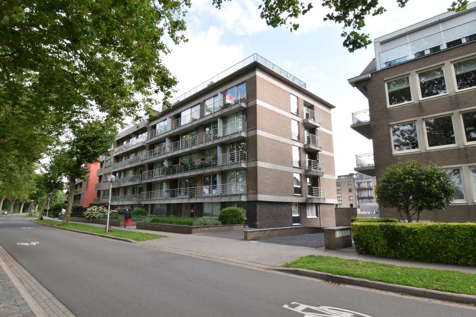 Appartement met 2 slaapkamers en garage te Christus Koning foto 2