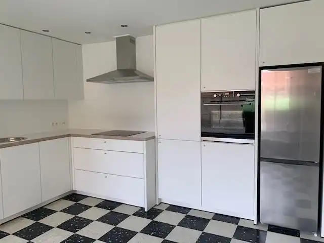 Volledig gerenoveerde woning met 5 slaapkamers foto 6