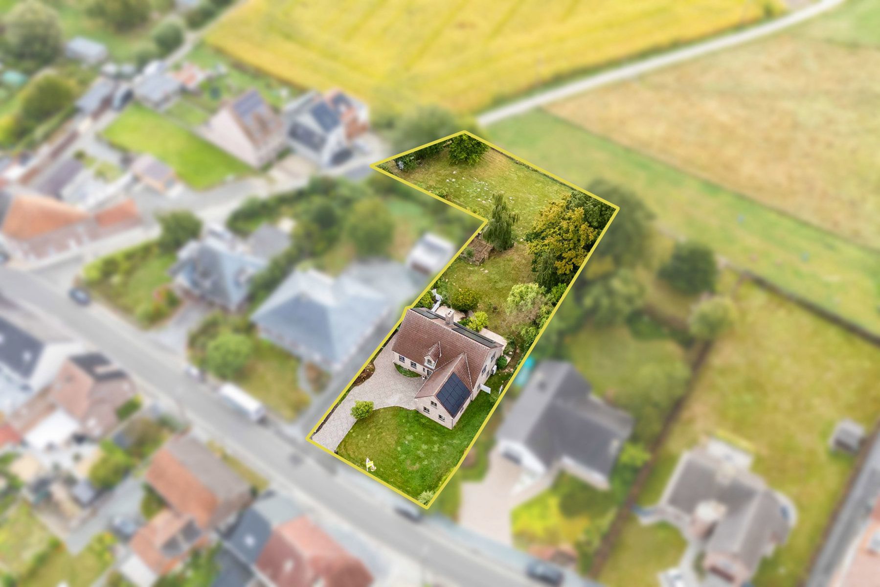 Ruime open bebouwing op rustige locatie foto 3