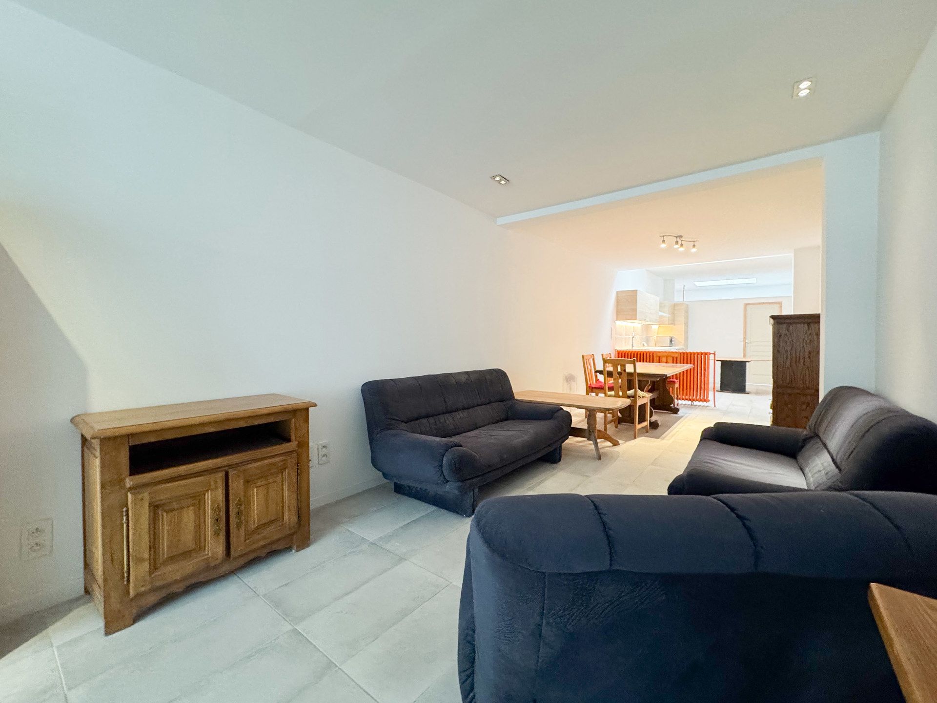 Ruim gelijkvloers pand met talloze mogelijkheden foto 3