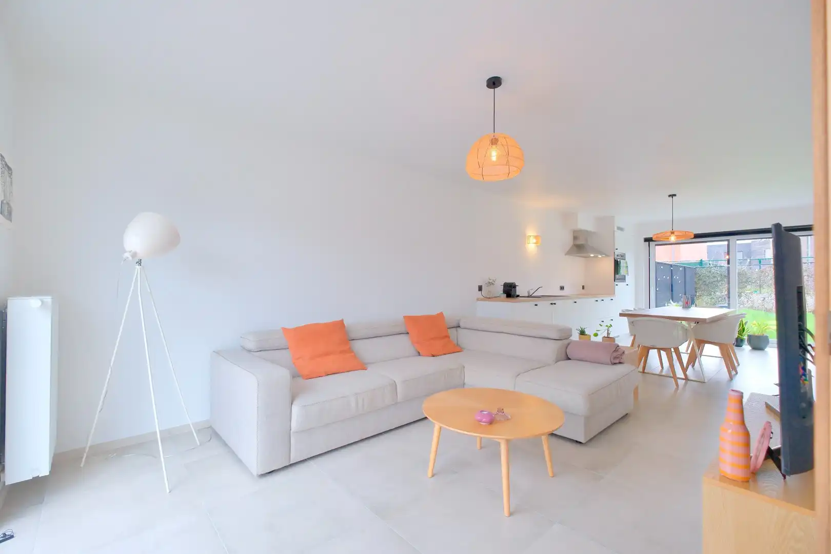 Kortemark – Recente HOB met 2 slpks en garage op perceel van 265 m² foto 2