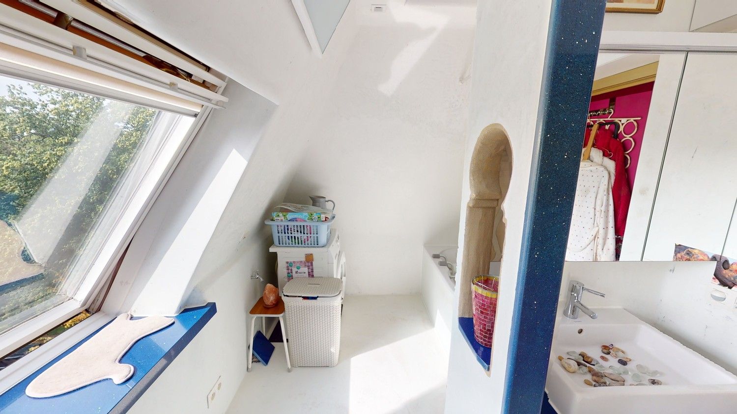 Ruim, gerenoveerd appartement met (hotel)diensten nabij Gent te koop! foto 8