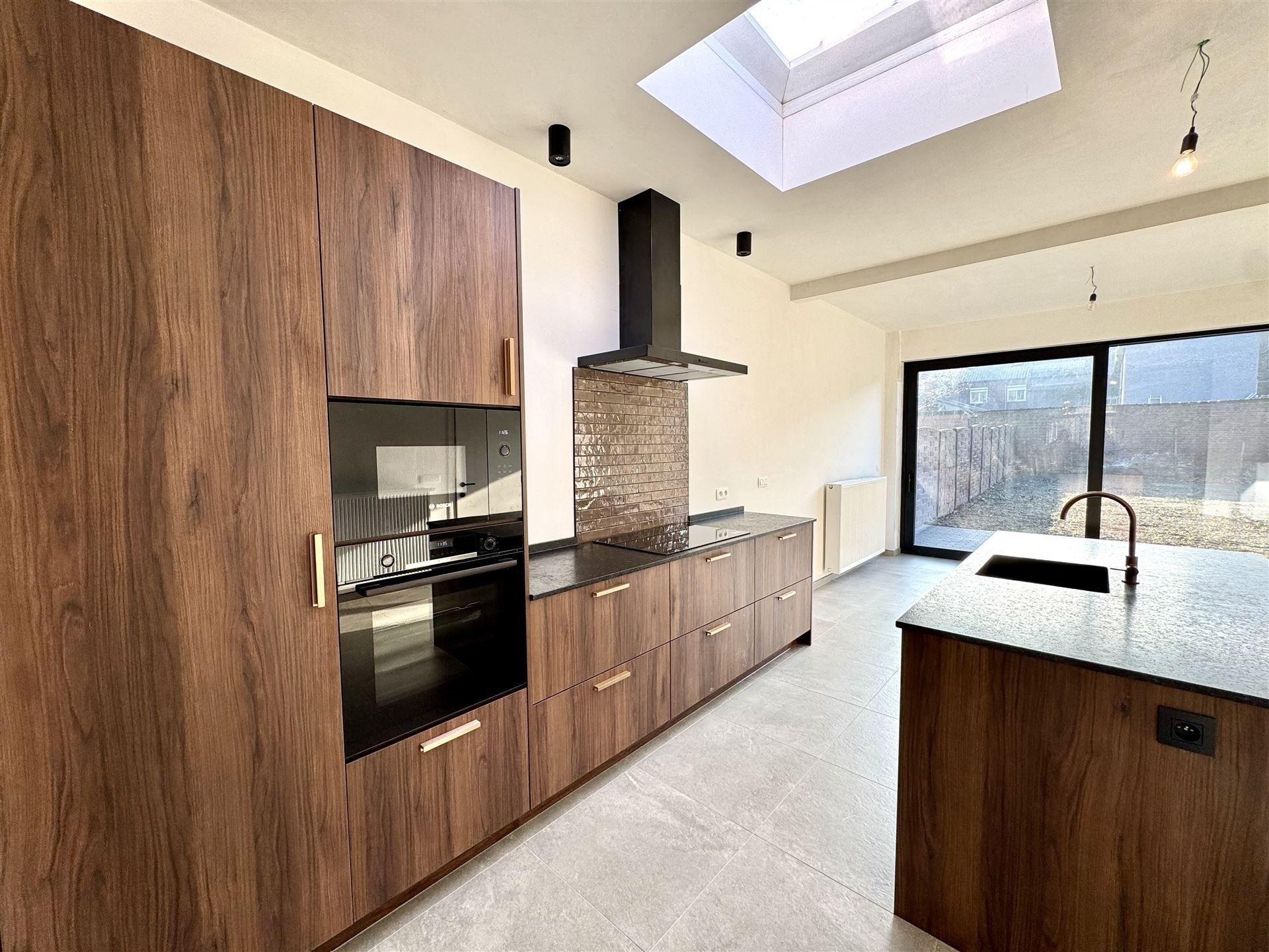 Gerenoveerde mijnwerkerswoning Louis Mercierlaan 15, Maasmechelen foto 8