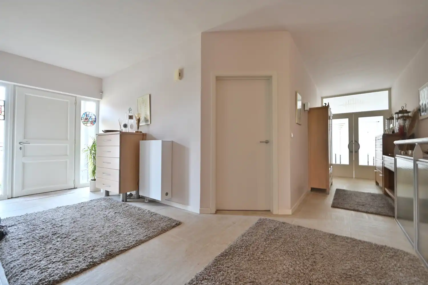 Exclusieve, compleet ingerichte bungalow op unieke bosrijke ligging, met prachtig overdekt terras en ruime kelder foto 9