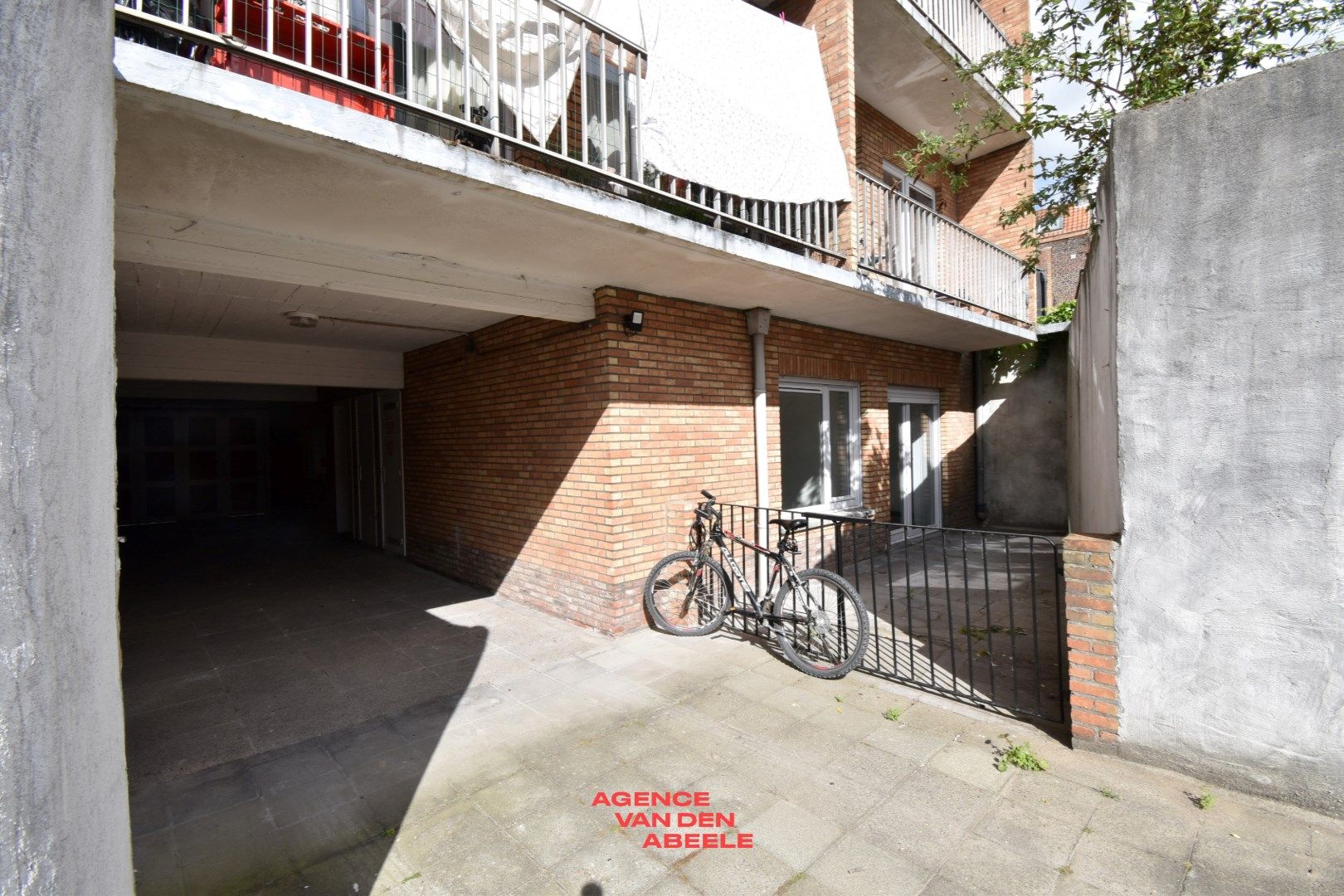 Charmant gelijkvloers appartement met garage foto 16