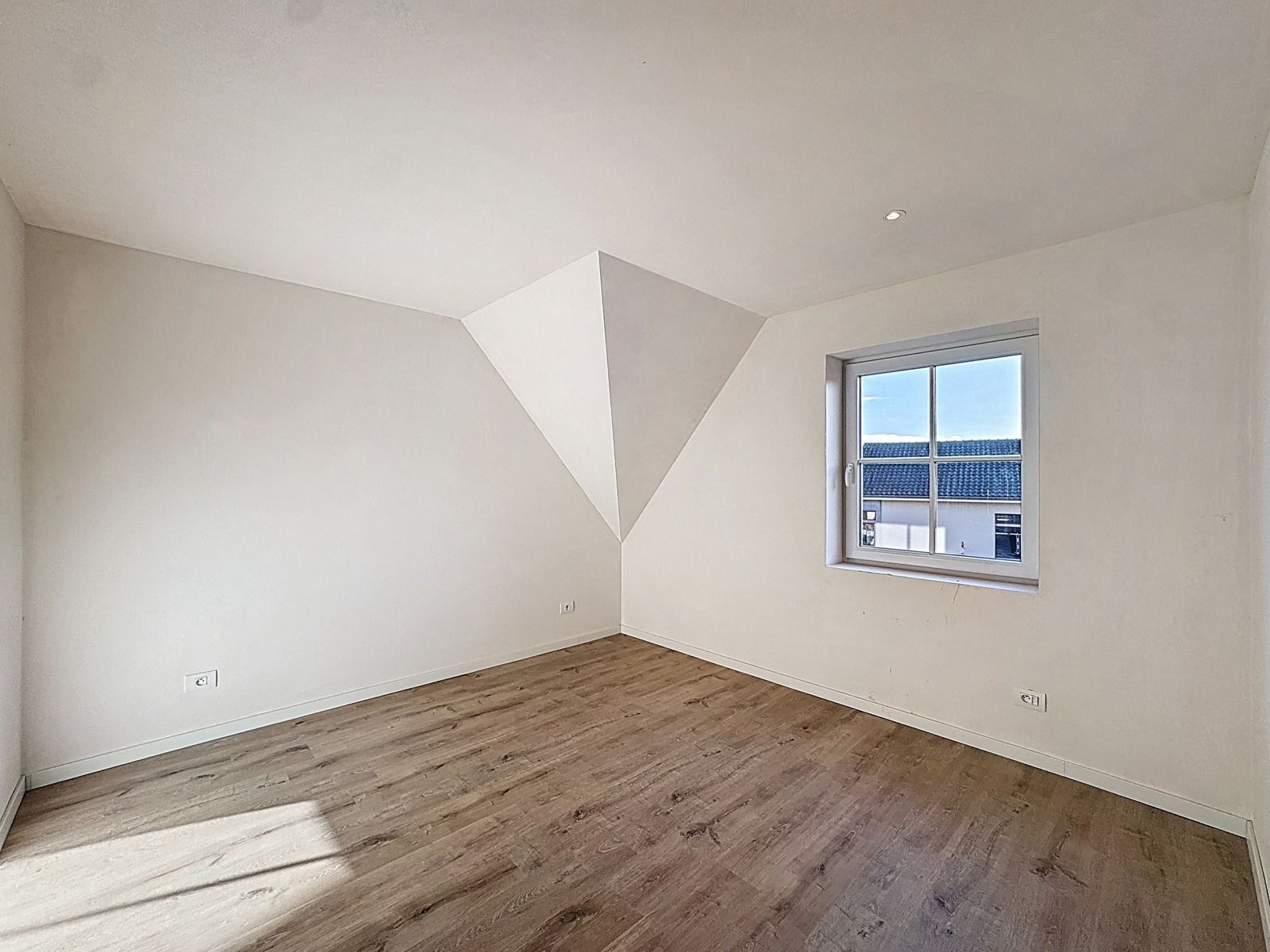 TE HUUR nieuwbouwwoning 4 slaapkamers Jabbeke foto 10