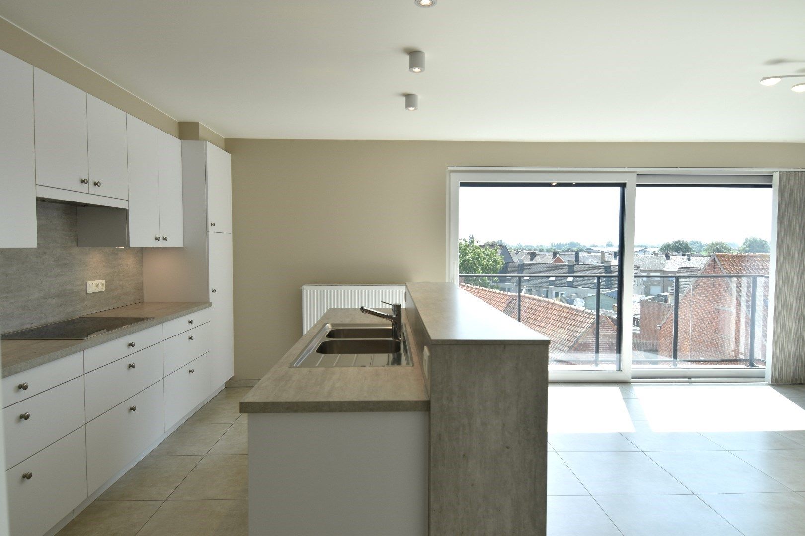 Prachtige penthouse met 2 slaapkamers en groot terras te koop centrum Ledegem foto 3