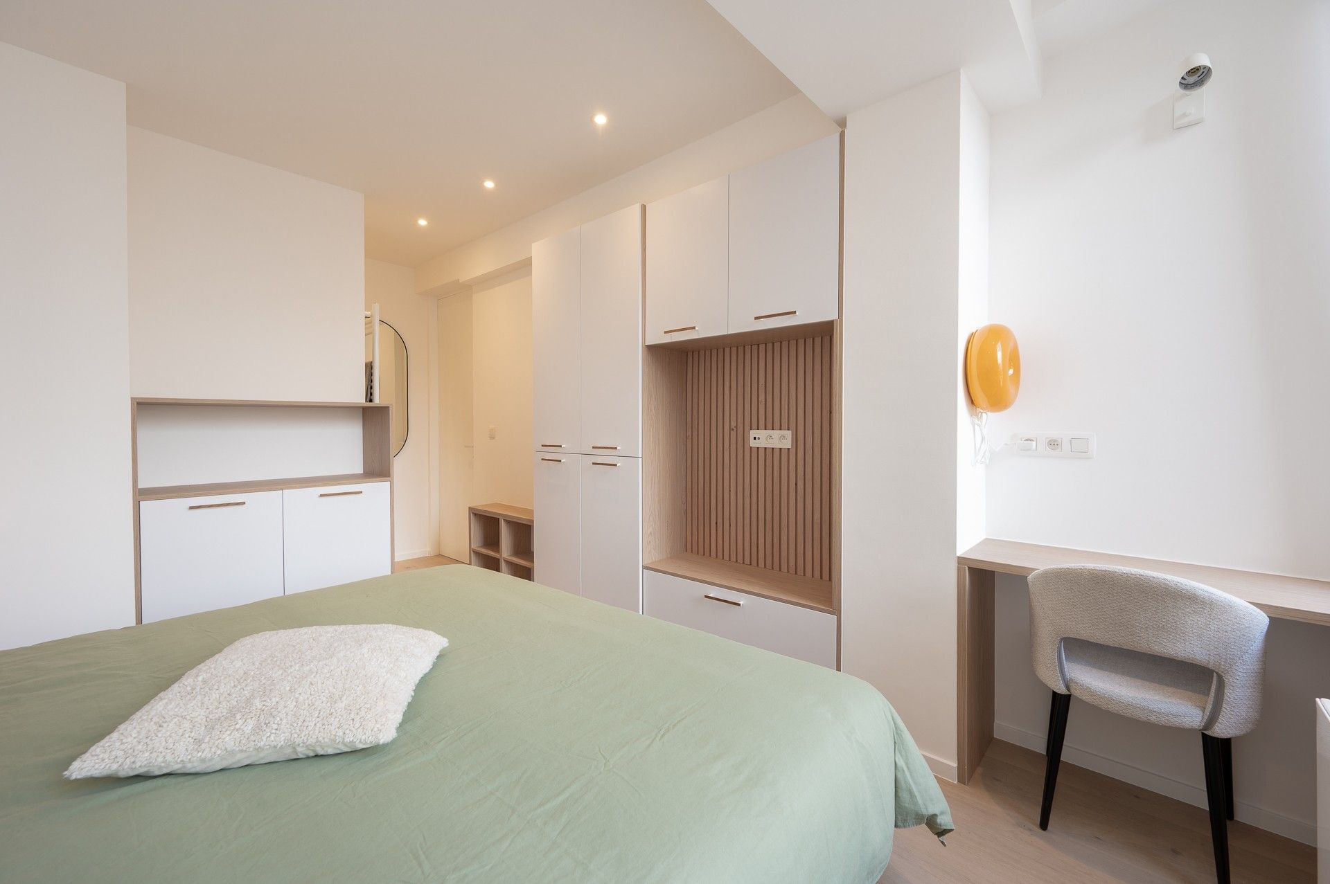 Recent gerenoveerd appartement met zeezicht aan het Albertstrand foto 18