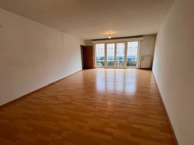 Centraal gelegen appartement met 2 slaapkamers te koop VANAF 210.000 € - Geen renovatieplicht.  foto 3