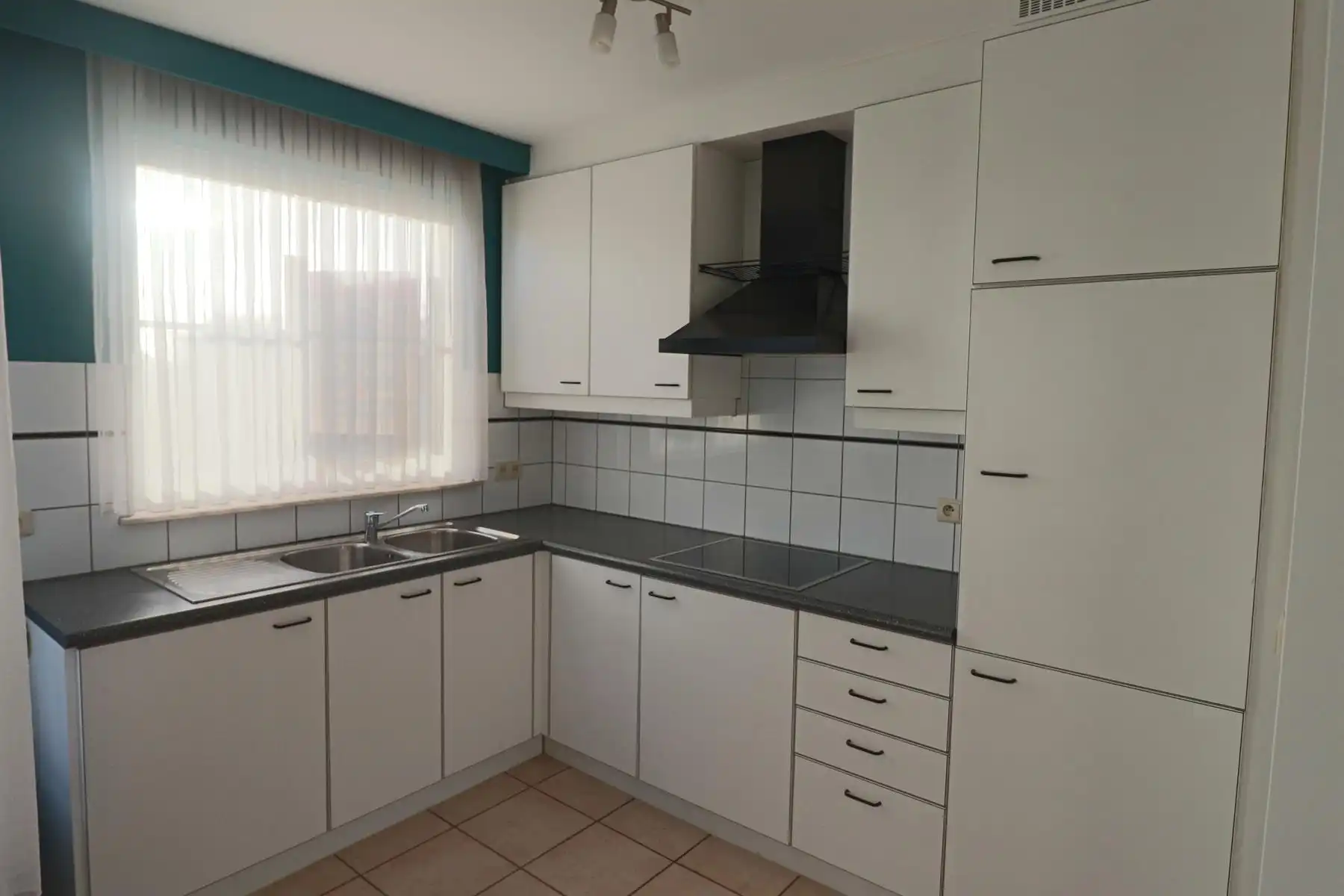 Een appartement op de 2de verdieping rechts met 1 slaapkamer, terras en garage. foto 4
