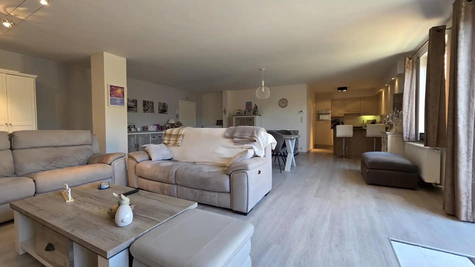 Instapklaar en stijlvol gelijkvloers appartement met privatief terras foto 5