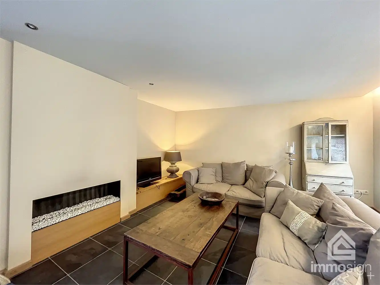 Prachtig handelspand met duplex midden in het centrum van Maaseik! foto 25