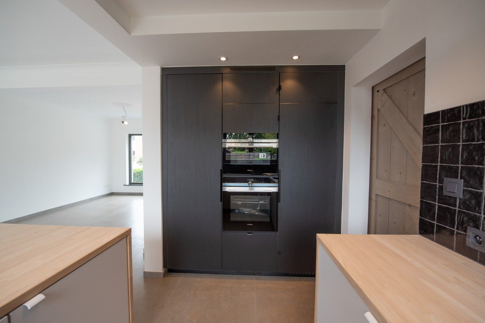 Knap gerenoveerde halfopen bebouwing met 3 slpks, garage & carport! foto 6