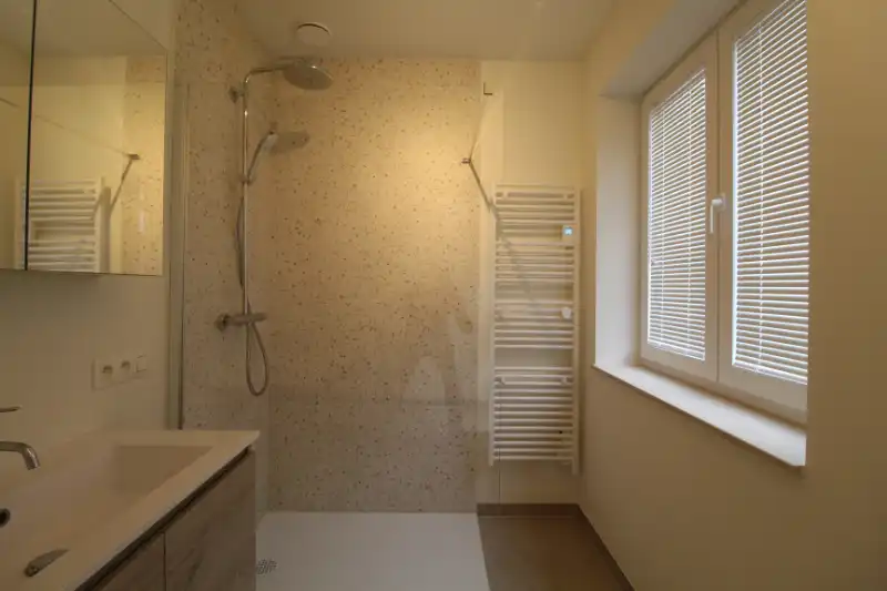 Gelijkvloers nieuwbouw appartement met zonnige tuin te Gent foto 4