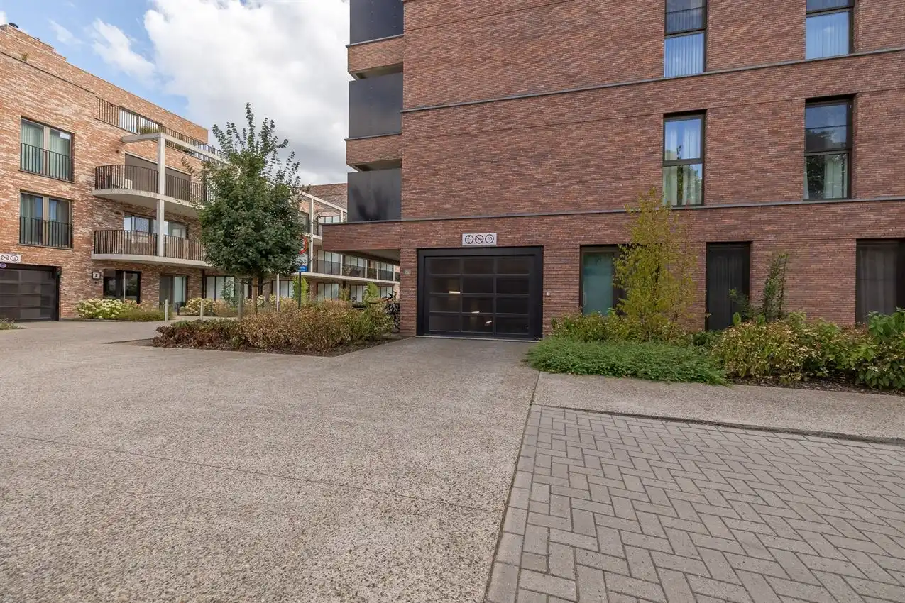 Lichtrijke penthouse met 2 slpk, terras en autostaanplaats foto 28