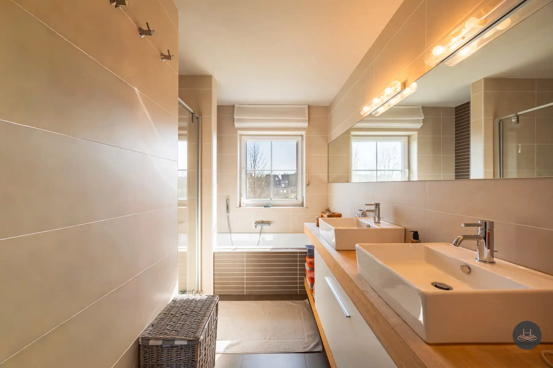 Ruime en instapklare open bebouwing in een rustige buurt foto 16