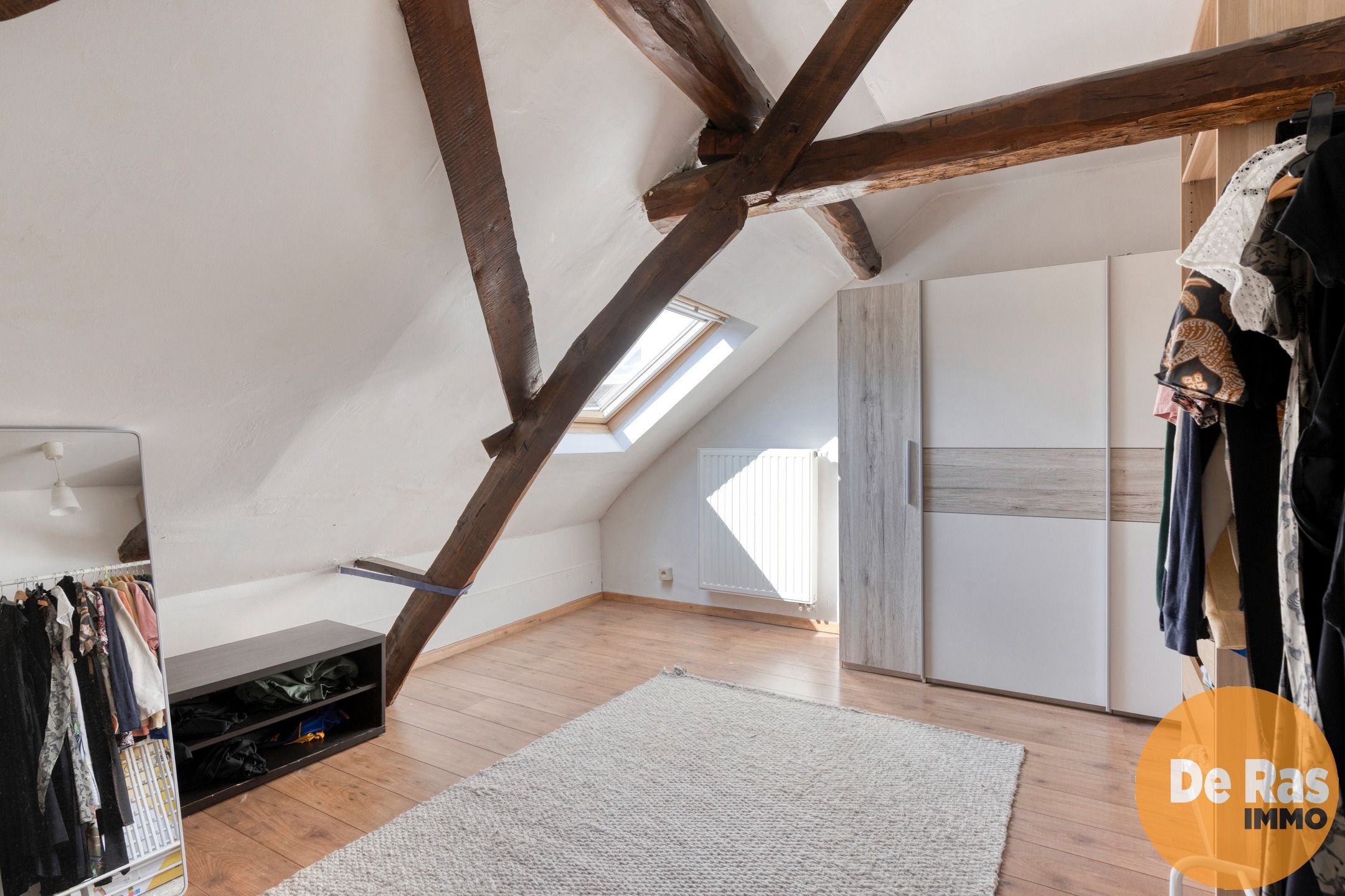 BURST - Instapklare woning met bijgebouw en ruime tuin foto 16