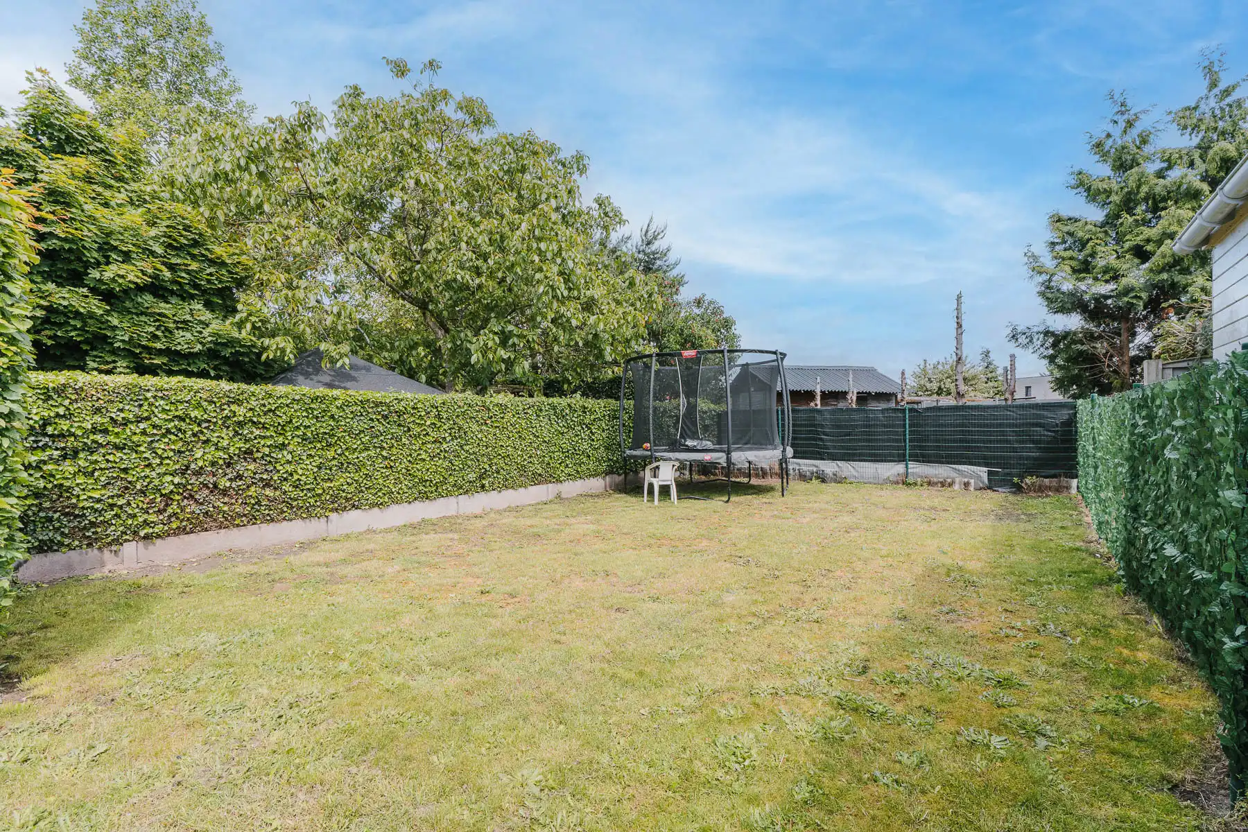 Halfopen bebouwing met centrale ligging foto 26