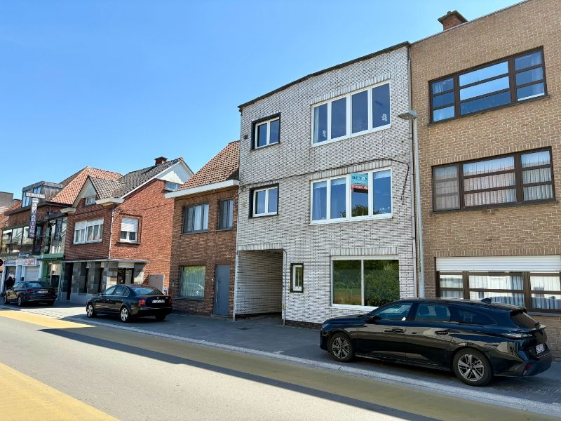 APPARTEMENT MET TWEE SLAAPKAMERS - TERRAS EN GARAGE foto {{pictureIndex}}