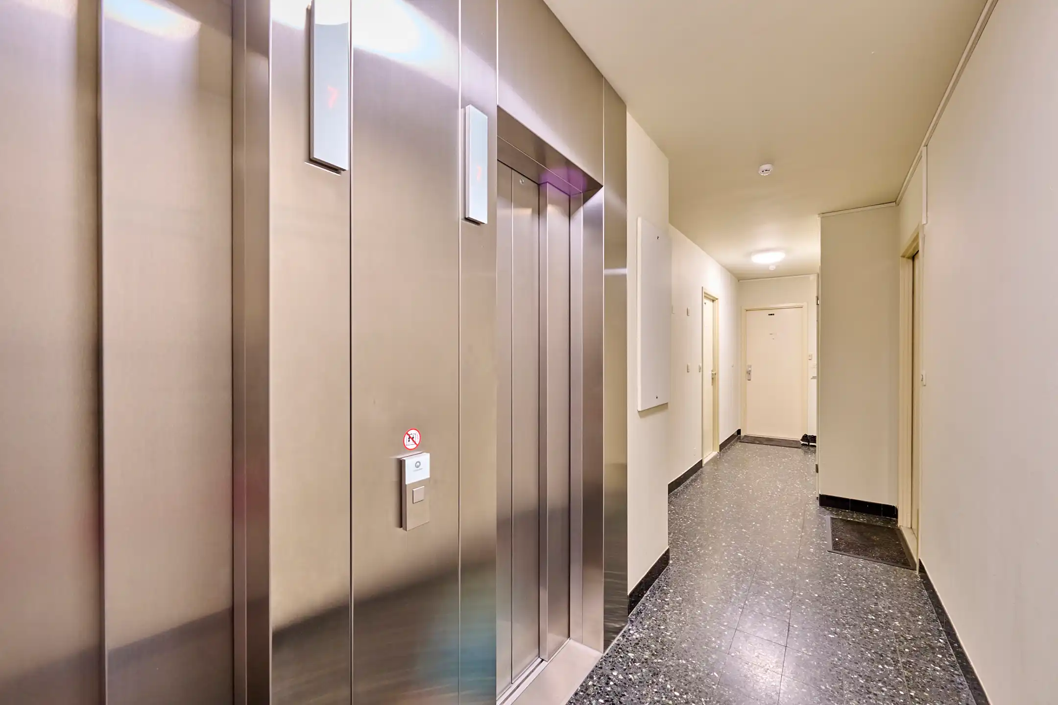 Centraal gelegen éénslaapkamerappartement in hartje Hasselt foto 12