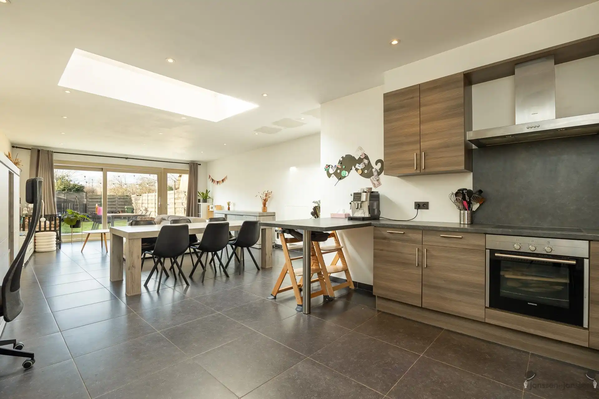 Ruime energiezuinige woning  in hartje Hamme foto 2