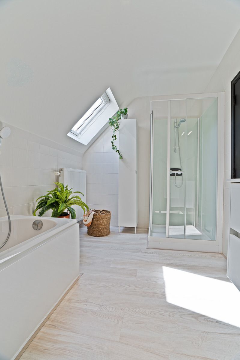 Gezinswoning / huis te koop – 4 slaapkamers, 182 m² – gerenoveerde badkamers, natuursteen & tuin – 10 are – Bois de Strihoux foto 15