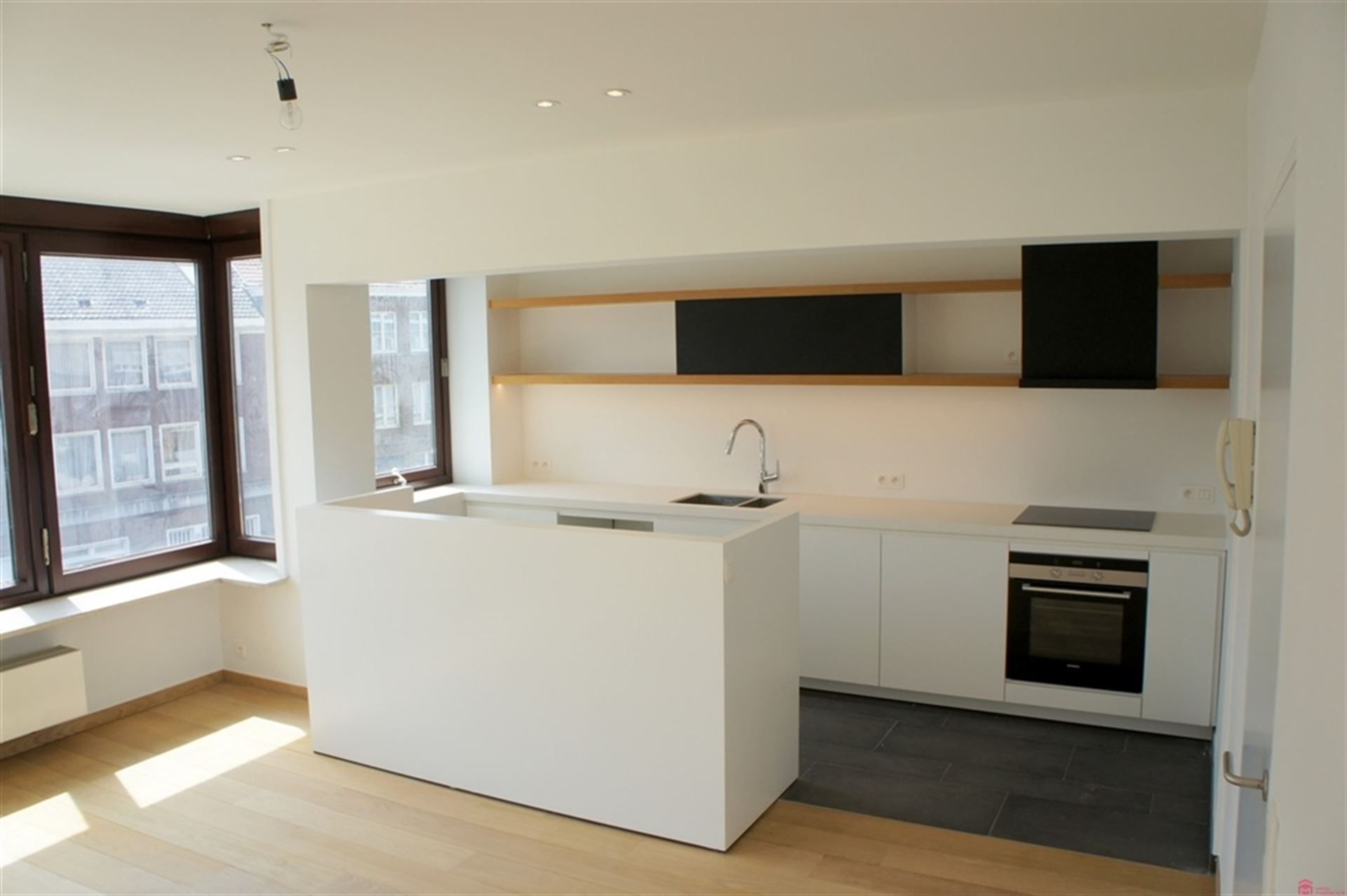 Groot appartement met garage foto 3