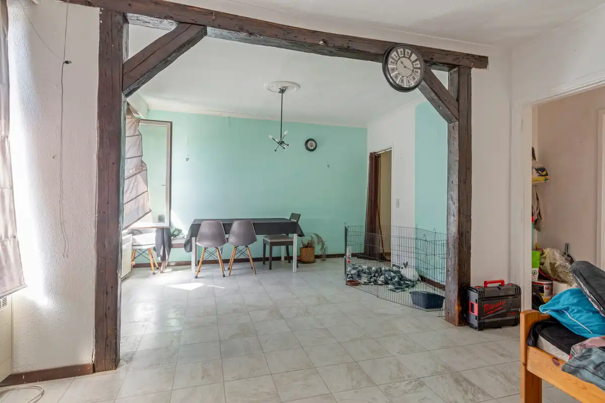 WONING MET BURELEN EN MAGAZIJN TE TONGEREN LANGS N79. foto 46